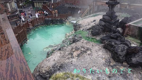 湯畑源泉の湯量がすごい豊富